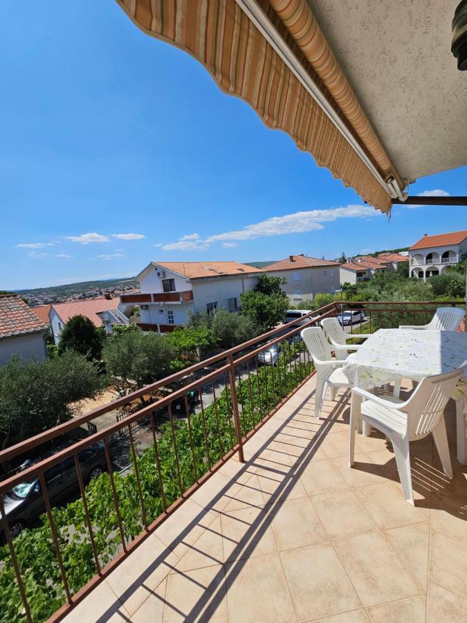 Apartments Bahar Krk Krk Town Esterno foto